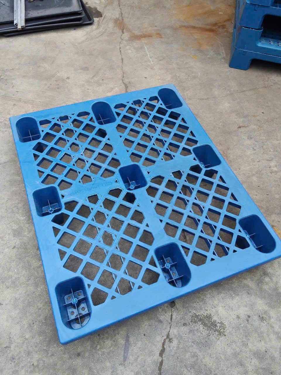 pallet nhựa cốc KT 1200x1000x145 mm (cũ)