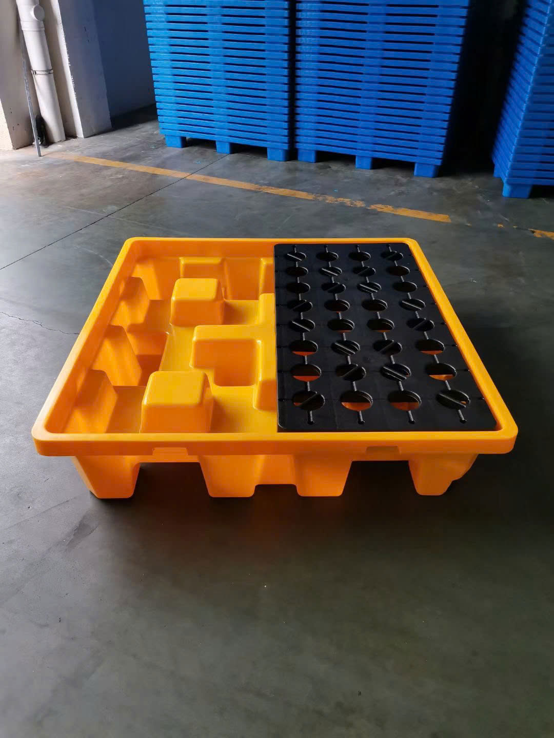 Pallet nhựa chống tràn 1300x1300x300