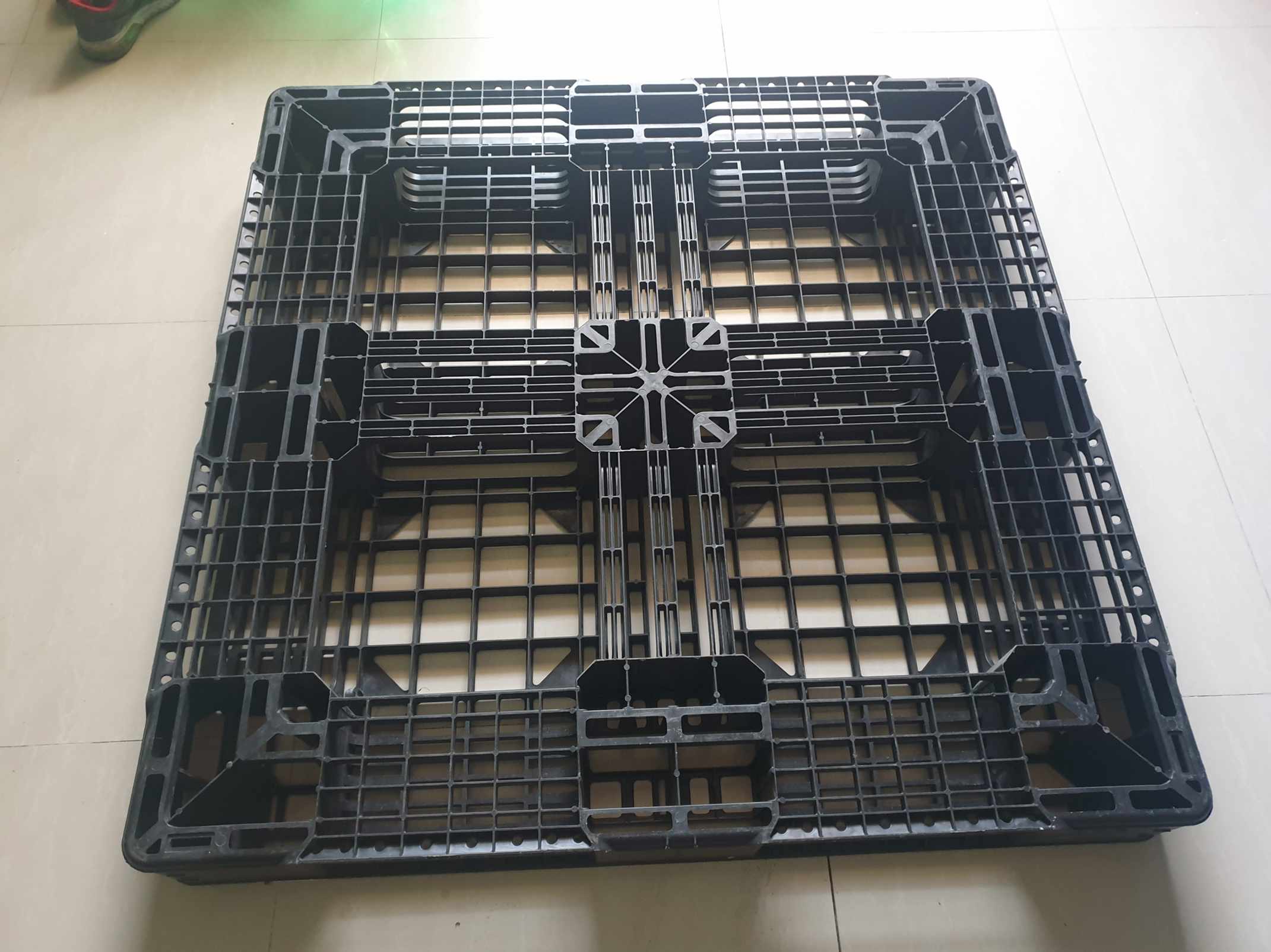 Pallet Nhựa Cũ KT 1100x1100x120 Mm