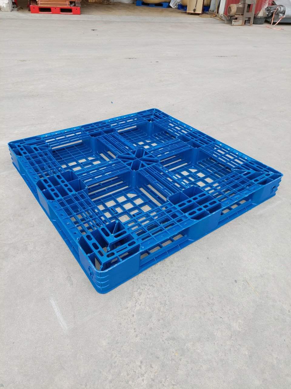 Pallet nhựa cũ KT 1000x1000x120 (xanh dương)